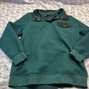 🪄Quilted Green Sweatshirt with Black Collar